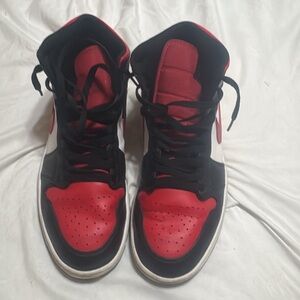 Jordan 1 mid